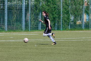Bild 233 - B-Juniorinnen Pokalfinale SV Henstedt Ulzburg - SG Holstein Sued : 2:0